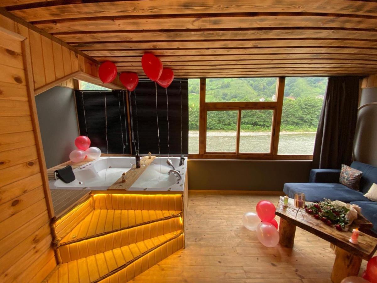 Bed and Breakfast Heaven Vip Wooden Palace Ardeşen Zewnętrze zdjęcie