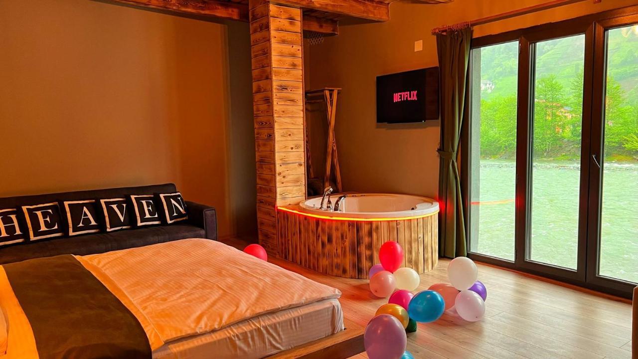 Bed and Breakfast Heaven Vip Wooden Palace Ardeşen Zewnętrze zdjęcie